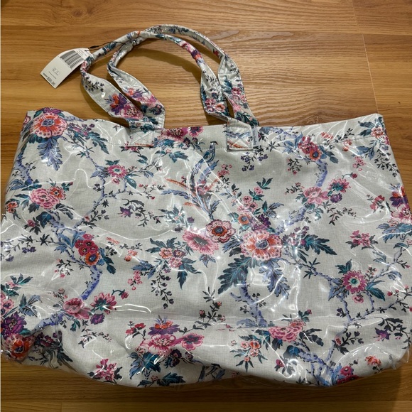 Vera Bradley Handbags - Vera Bradley Multicolor Floral Tote